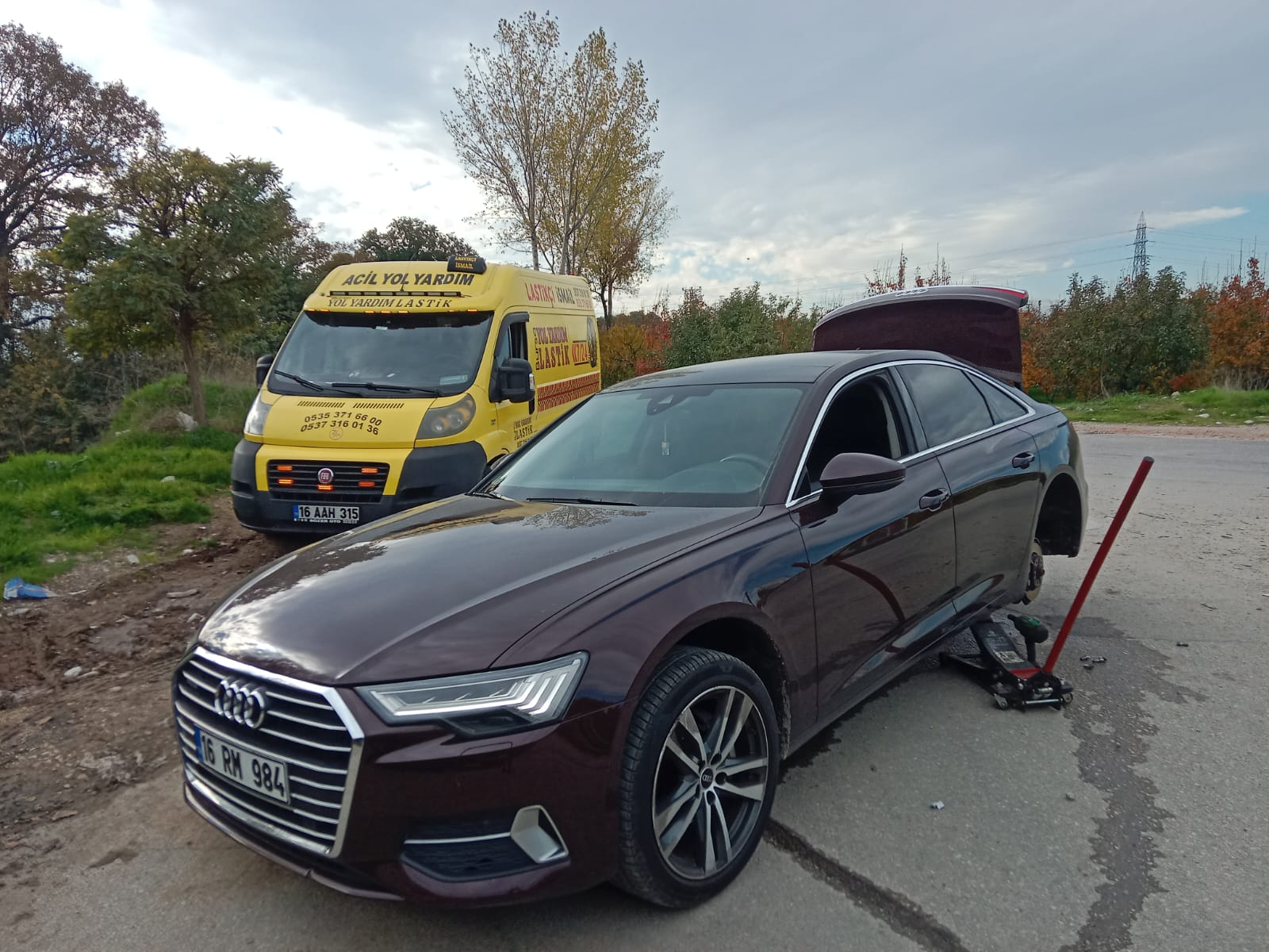 Bursa gece nöbetçi lastikçi aracı ve yerinde lastik değişimi